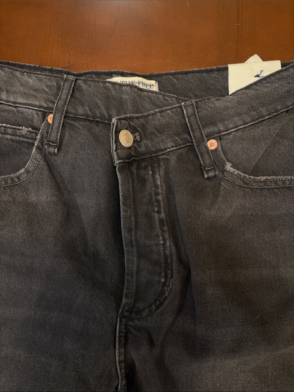 We The Free, boomerang Black Jean Shorts missing one top copper rivet. - Picture 6 of 15